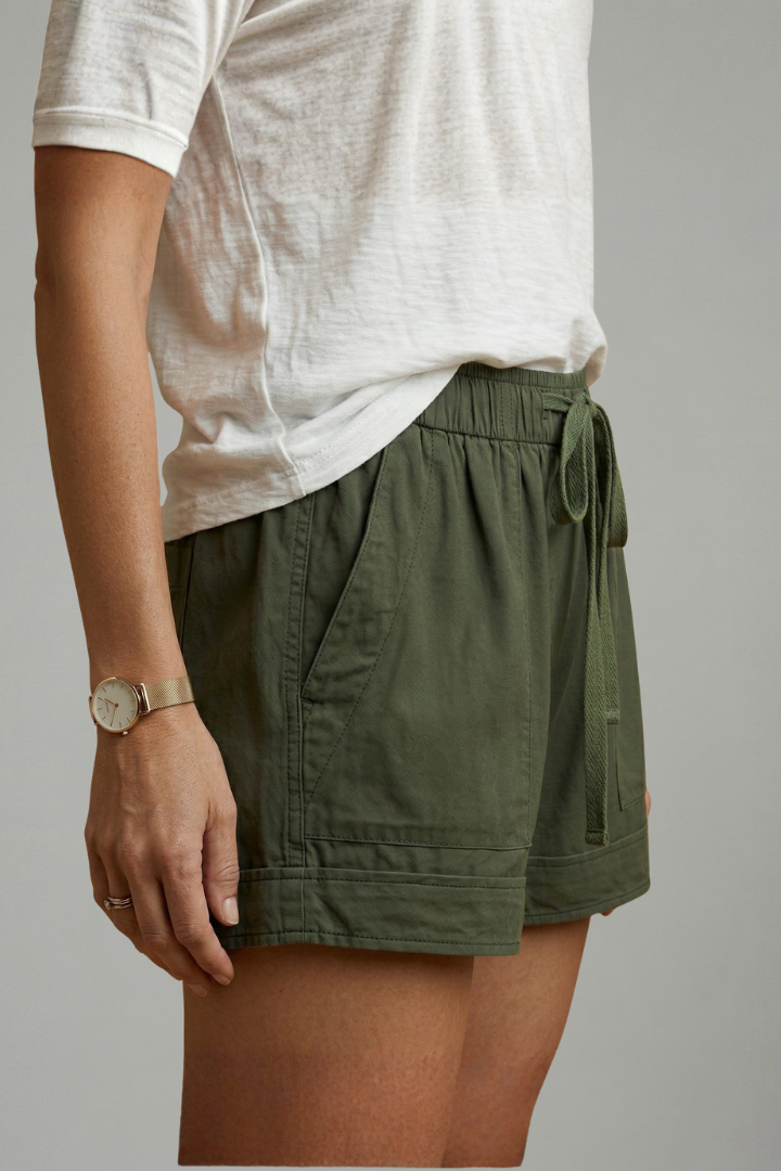 Luchtige short met koord